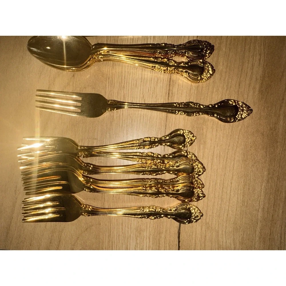 Supreme Cutlery Japan Gold Electroplated Stainless Flatware Shell Pattern 16 Pcs